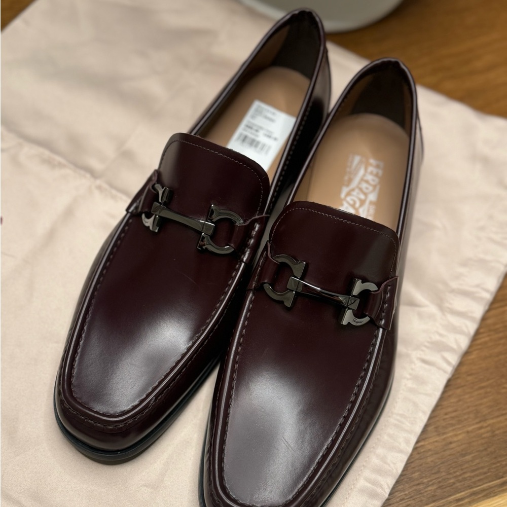 NWT Men’s Salvatore Ferragamo loafers